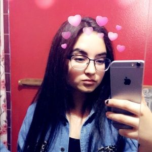 Meet your Posher, Nayeli